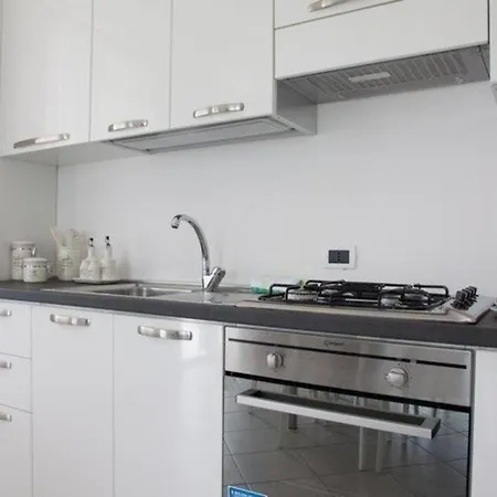 Ferienwohnung Fuer 6 Personen Ca 75 Qm In Cefalu, Sizilien Nordkueste Von Sizilien - B59118 *
